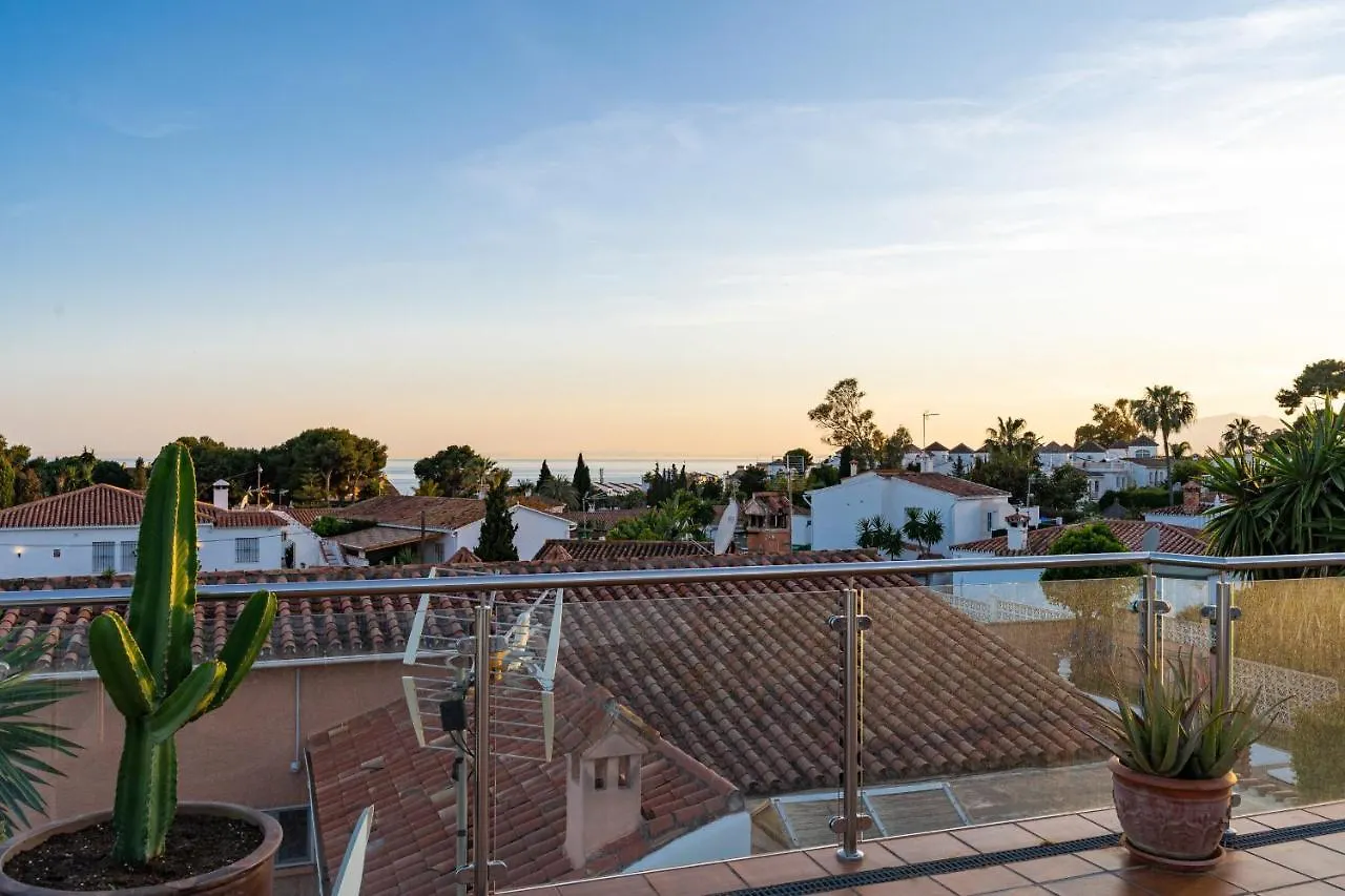 Villa Madrugada, Beachside Villa In Costabella Μαρμπέλλα